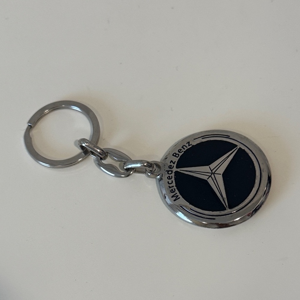 NEW✨Mercedes-Benz Silver and Black Keychain - Picture 5 of 6